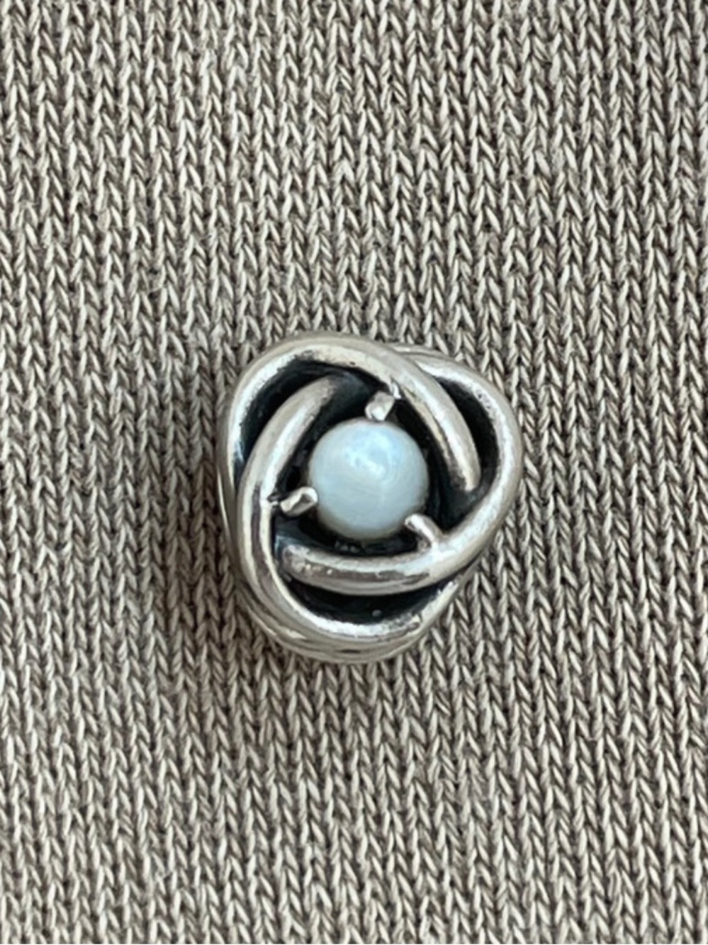 Pandora Silver Knot Brooch with Pearl Accent - White & Silver